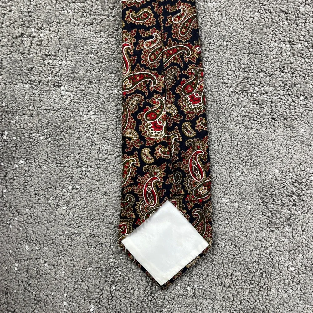 Vintage All Wool Mens Tie Navy Red Paisley Necktie Traditional Preppy